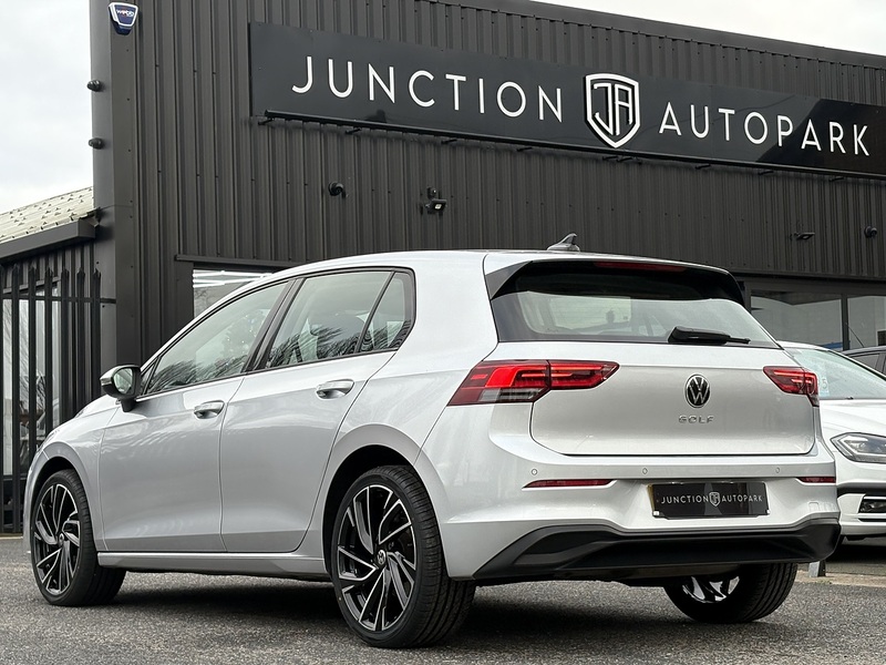 Volkswagen Golf TDI Life - U626