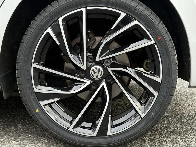 Volkswagen Golf TDI Life - U626