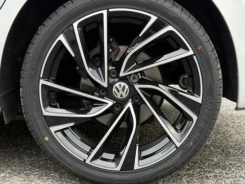 Volkswagen Golf TDI Life - U626