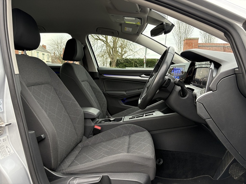 Volkswagen Golf TDI Life - U626