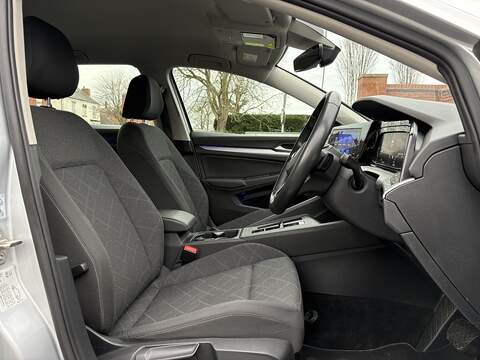 Volkswagen Golf TDI Life - U626