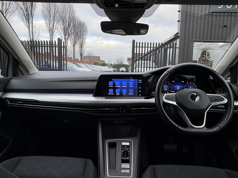 Volkswagen Golf TDI Life - U626