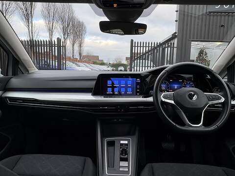 Volkswagen Golf TDI Life - U626