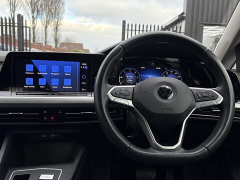 Volkswagen Golf TDI Life - U626