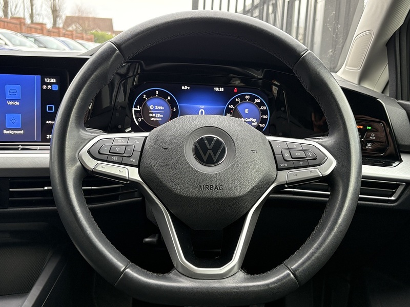 Volkswagen Golf TDI Life - U626