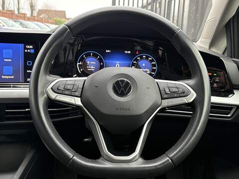 Volkswagen Golf TDI Life - U626