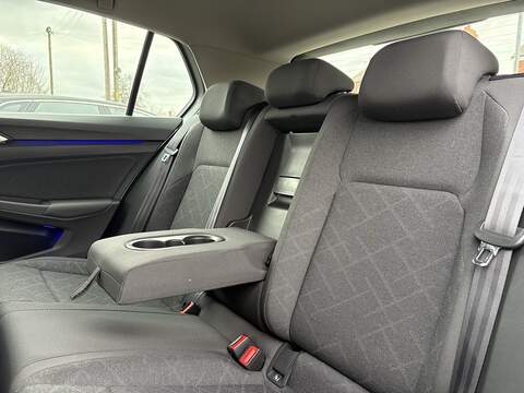 Volkswagen Golf TDI Life - U626