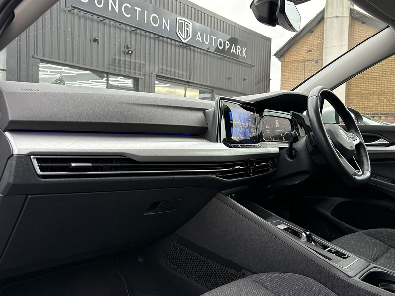 Volkswagen Golf TDI Life - U626