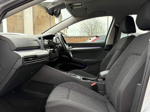 Volkswagen Golf TDI Life - U626