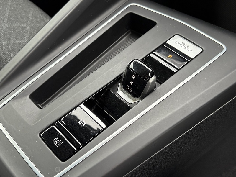 Volkswagen Golf TDI Life - U626