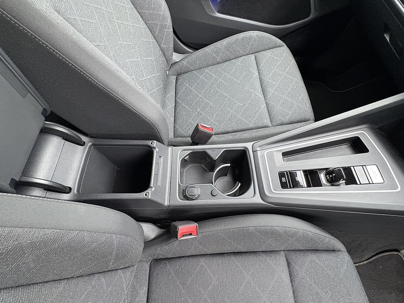 Volkswagen Golf TDI Life - U626