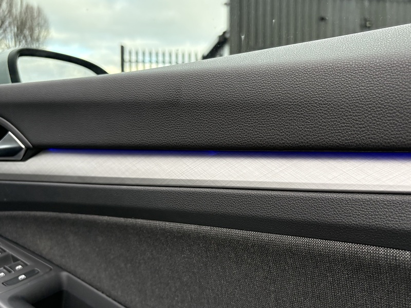 Volkswagen Golf TDI Life - U626