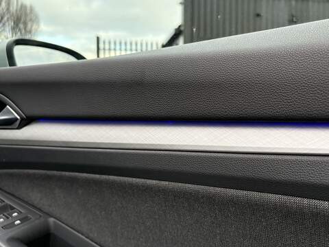 Volkswagen Golf TDI Life - U626