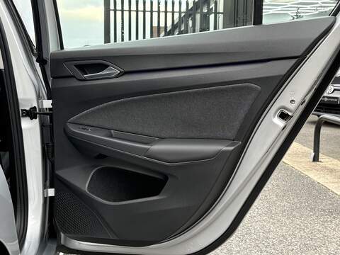 Volkswagen Golf TDI Life - U626