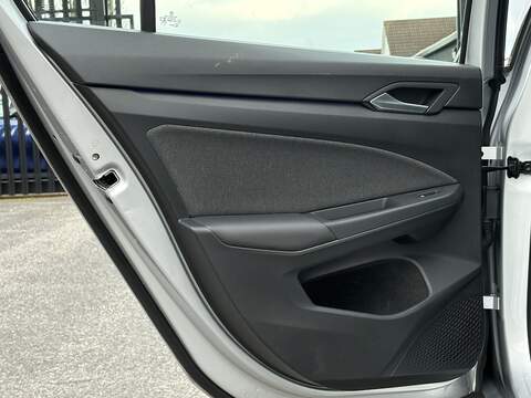 Volkswagen Golf TDI Life - U626