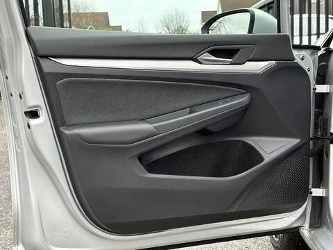 Volkswagen Golf TDI Life - U626