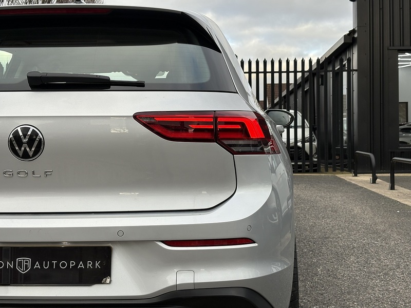 Volkswagen Golf TDI Life - U626