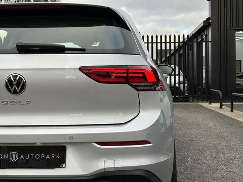 Volkswagen Golf TDI Life - U626