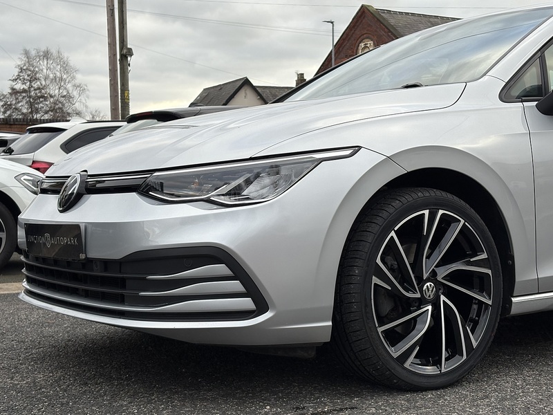 Volkswagen Golf TDI Life - U626