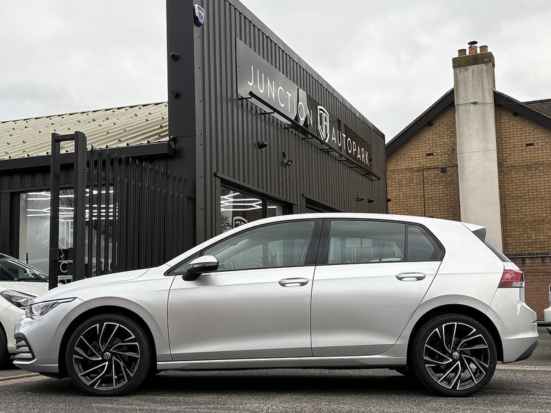 Volkswagen Golf TDI Life - U626
