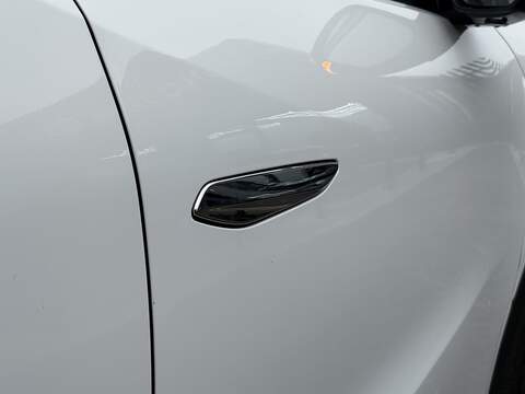 DS AUTOMOBILES DS 3 E-TENSE Performance Line - U632