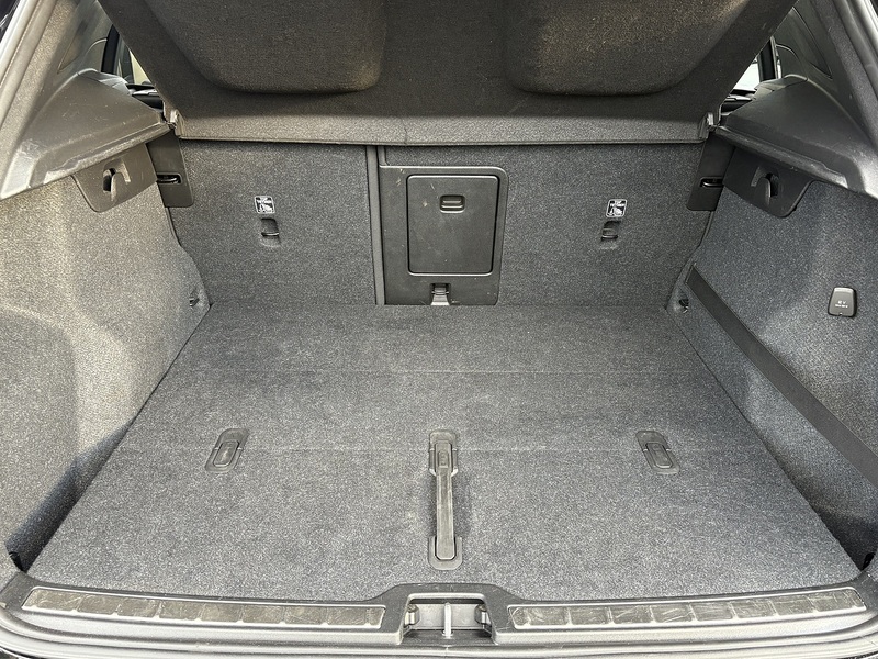 Volvo XC40 D3 R-Design - U636