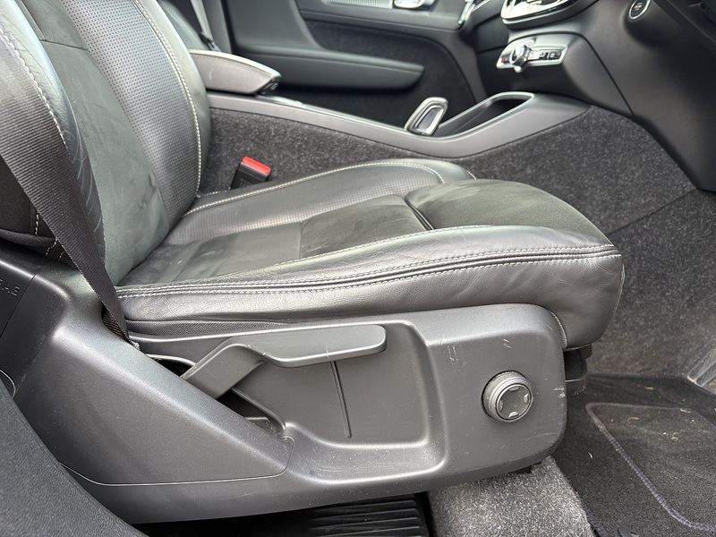 Volvo XC40 D3 R-Design - U636