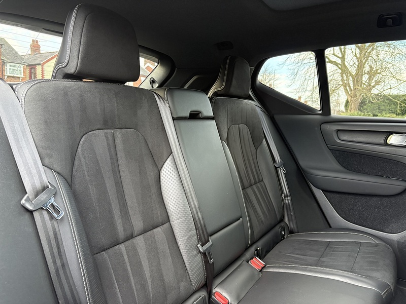 Volvo XC40 D3 R-Design - U636