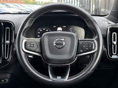 Volvo XC40 D3 R-Design - U636