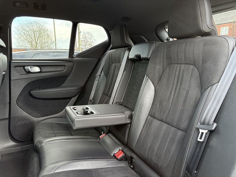 Volvo XC40 D3 R-Design - U636