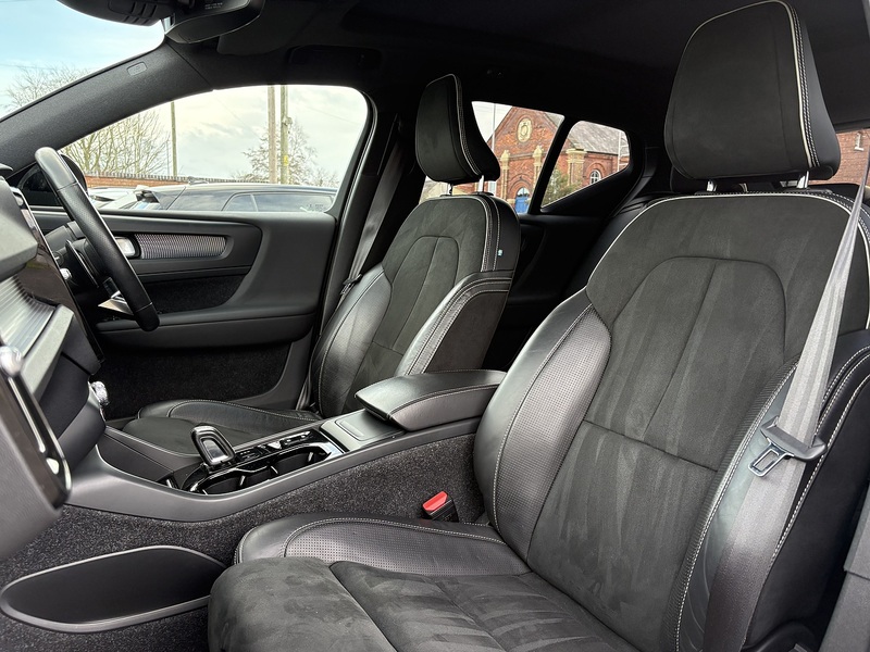 Volvo XC40 D3 R-Design - U636