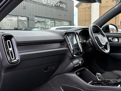 Volvo XC40 D3 R-Design - U636