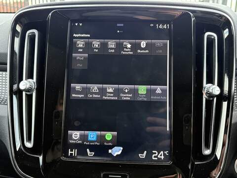 Volvo XC40 D3 R-Design - U636