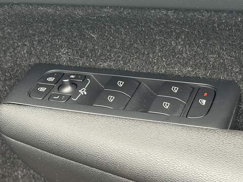 Volvo XC40 D3 R-Design - U636