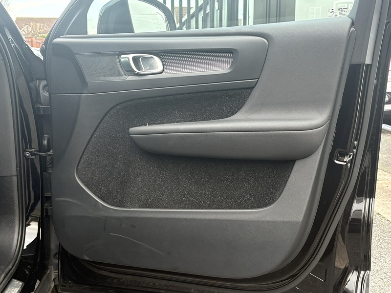 Volvo XC40 D3 R-Design - U636