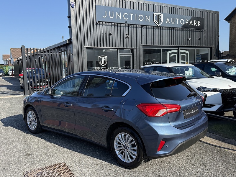 Ford Focus T EcoBoost Titanium - U649