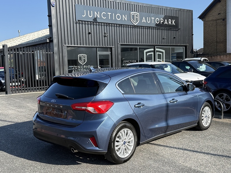 Ford Focus T EcoBoost Titanium - U649