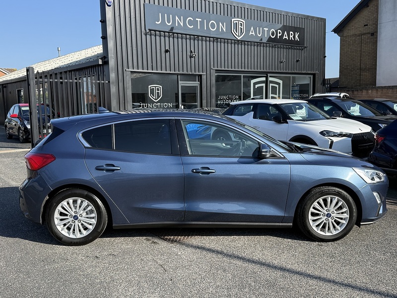 Ford Focus T EcoBoost Titanium - U649
