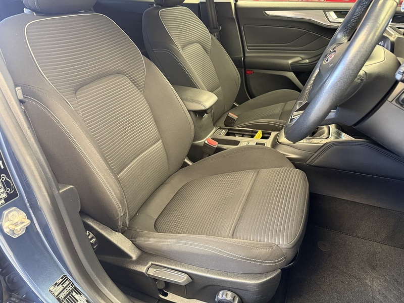 Ford Focus T EcoBoost Titanium - U649