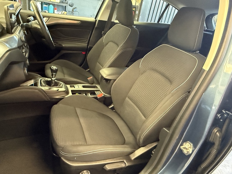 Ford Focus T EcoBoost Titanium - U649