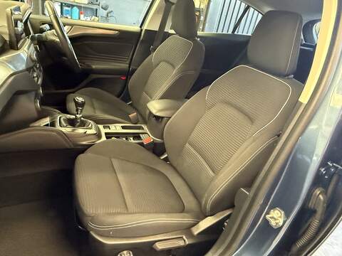 Ford Focus T EcoBoost Titanium - U649