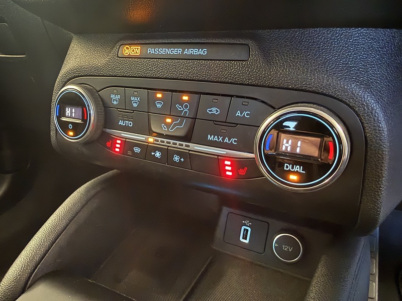 Ford Focus T EcoBoost Titanium - U649