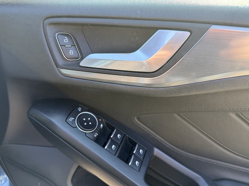 Ford Focus T EcoBoost Titanium - U649