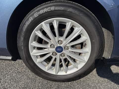 Ford Focus T EcoBoost Titanium - U649