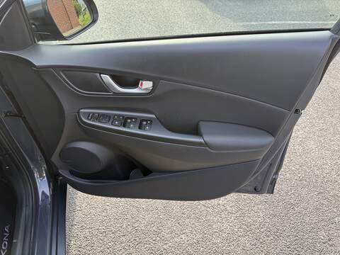 Hyundai KONA h-GDi Ultimate - U661