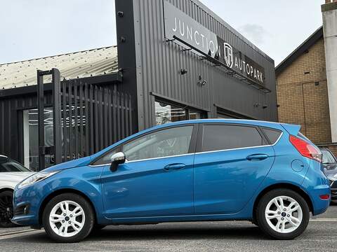 Ford Fiesta T EcoBoost Zetec Blue Edition - U662