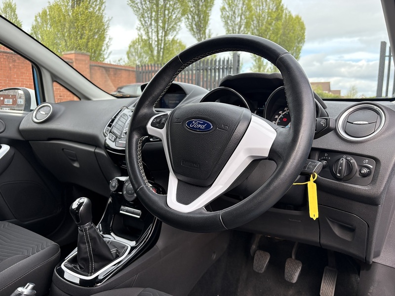 Ford Fiesta T EcoBoost Zetec Blue Edition - U662