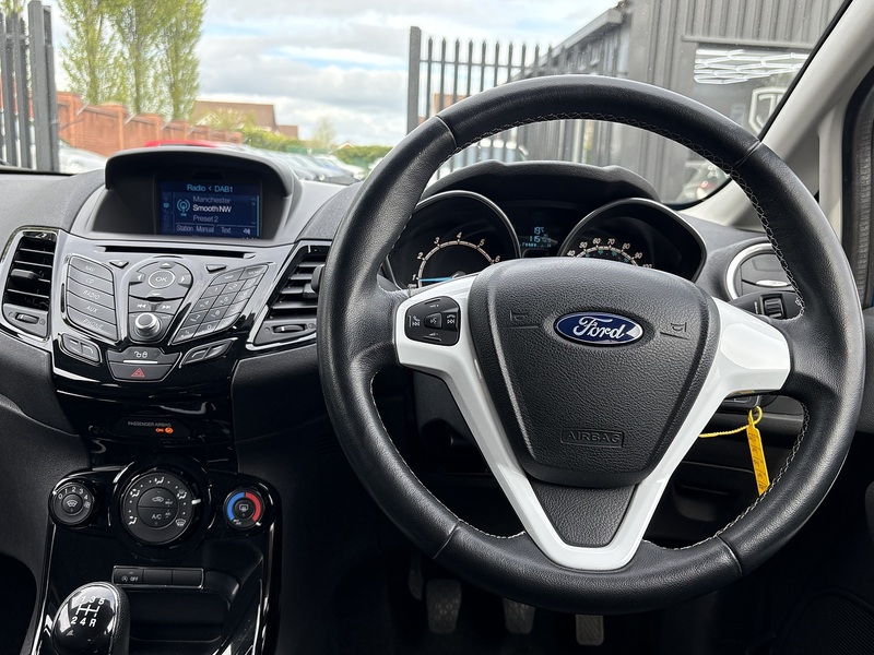 Ford Fiesta T EcoBoost Zetec Blue Edition - U662