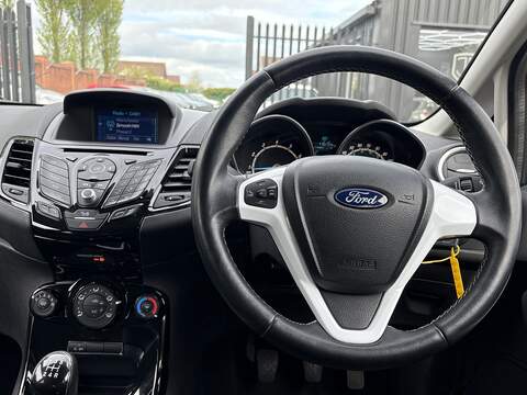Ford Fiesta T EcoBoost Zetec Blue Edition - U662
