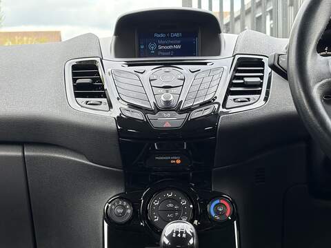 Ford Fiesta T EcoBoost Zetec Blue Edition - U662